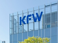 KfW-Logo am Gebäude